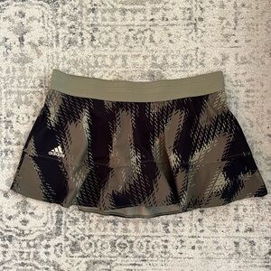 Adidas Women's Green and Black Tennis Skirt